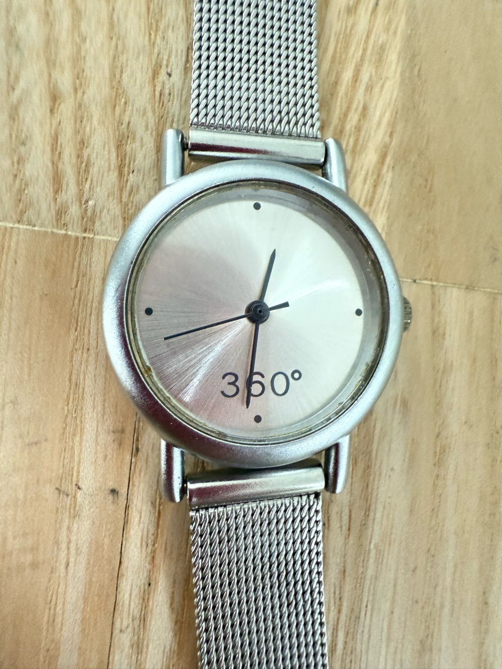360 ladies silver tone metal fashion watch NEW BATTERY